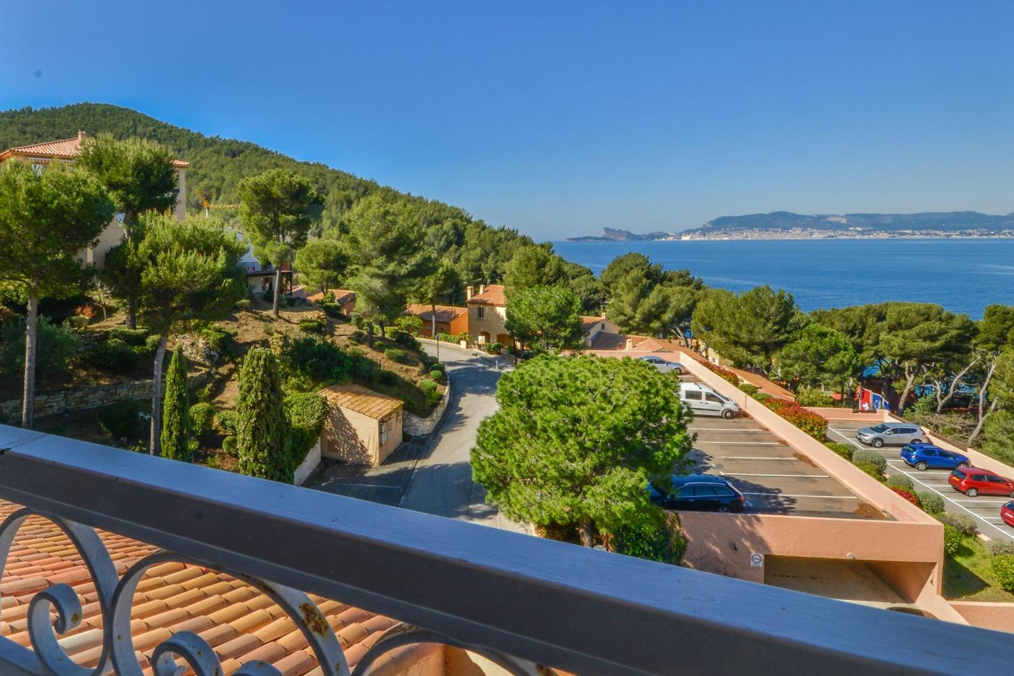 Vvf Residence Saint-Cyr-Sur-Mer Exterior photo